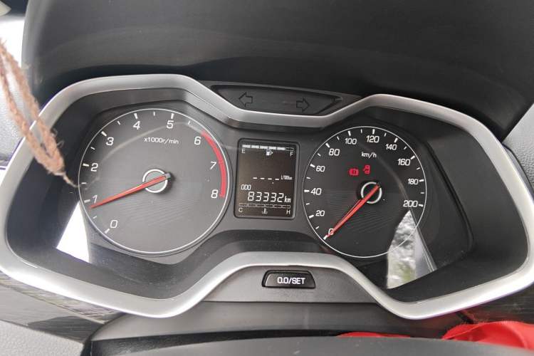 Used Baojun 310 2016 1.2L Manual Fashionable Edition Odometer Close Up