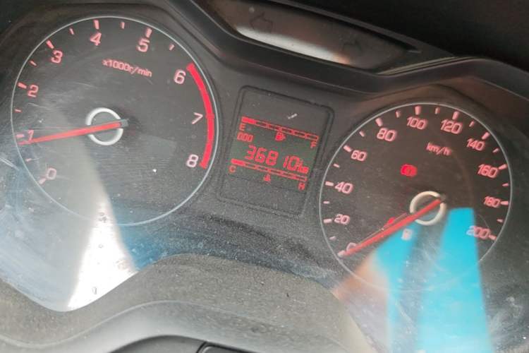 Used Baojun 310 2016 1.2L manual Comfort trim level Odometer Close Up