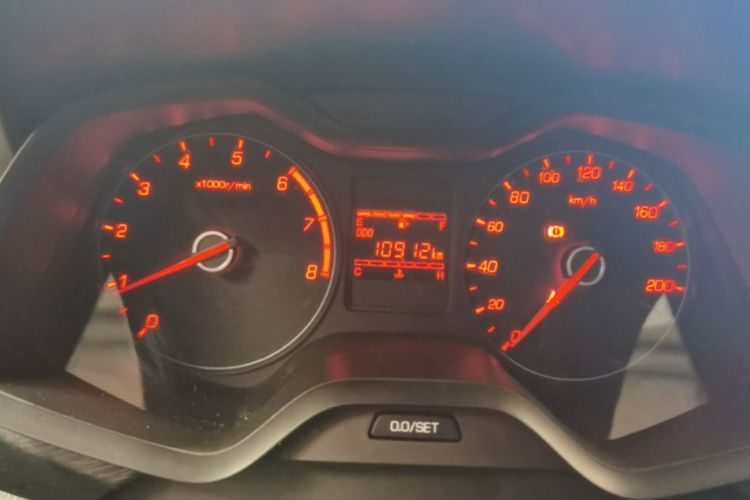 Used Baojun 310 2016 1.2L manual Comfort trim level Odometer Close Up