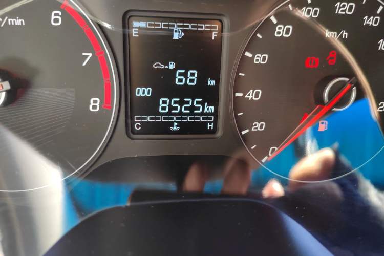 Used Baojun 310 2016 1.2L Manual Luxury Model Odometer Close Up