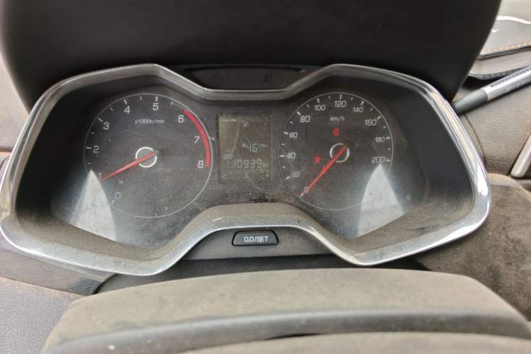 Used Baojun 310 2016 1.2L Manual Luxury Model Odometer Close Up