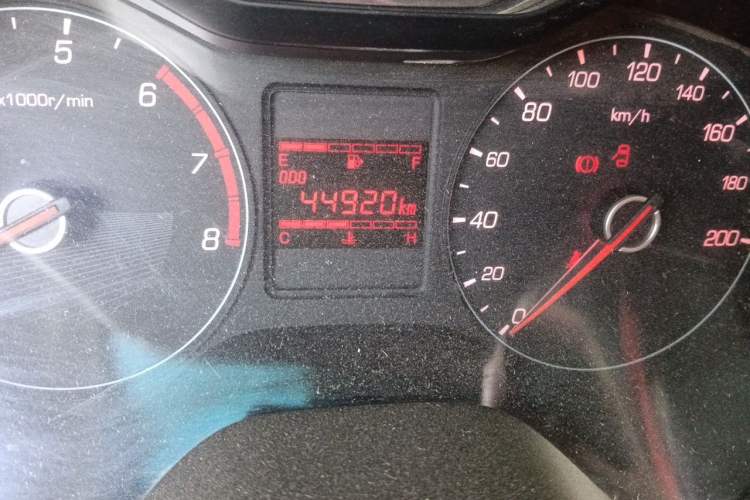 Used Baojun 310 2016 1.2L manual Comfort trim level Odometer Close Up