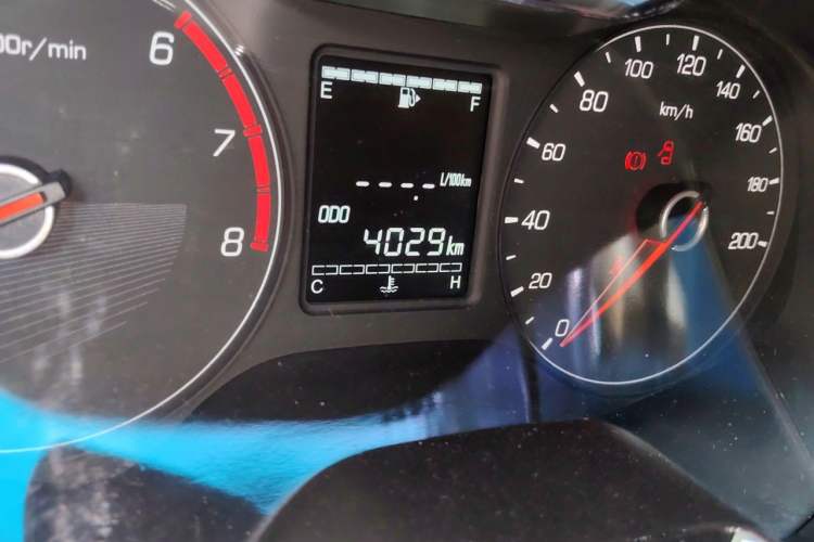 Used Baojun 310 2016 1.2L Manual Luxury Model Odometer Close Up
