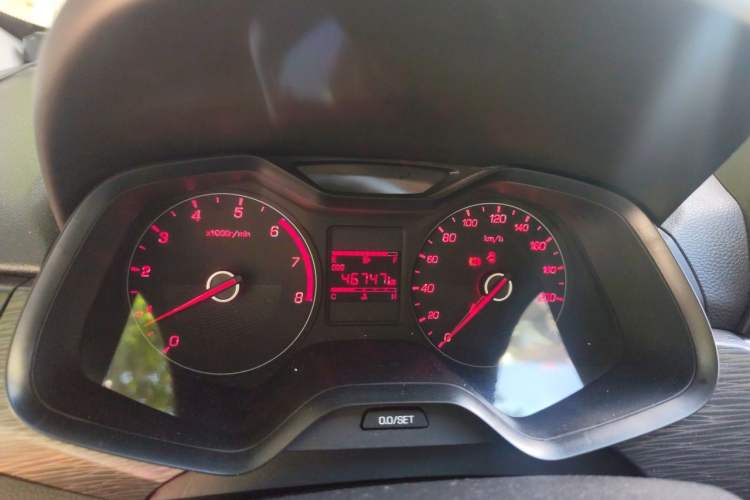Used Baojun 310 2016 1.2L manual Comfort trim level Odometer Close Up