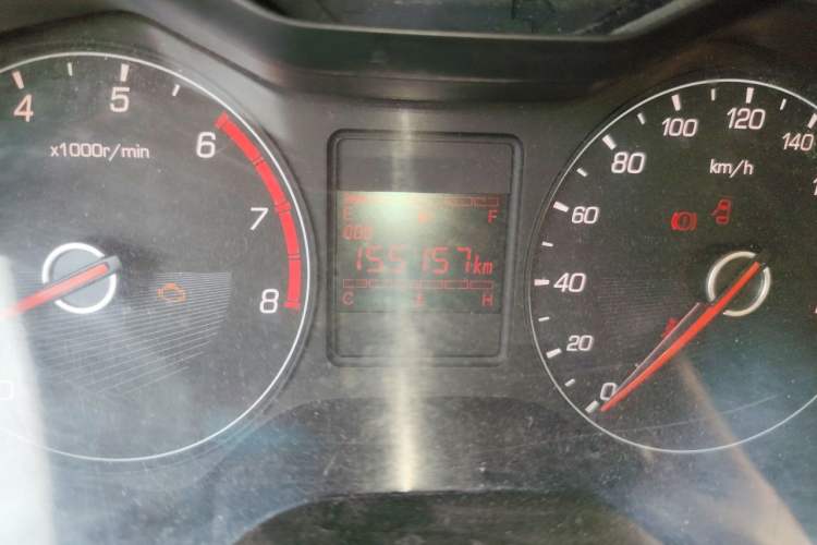 Used Baojun 310 2016 1.2L manual Comfort trim level Odometer Close Up