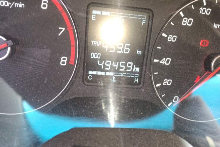 Used Baojun 310 2016 1.2L Manual Luxury Model Odometer Close Up