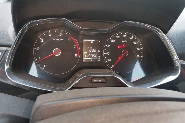 Used Baojun 310 2016 1.2L Manual Luxury Model Odometer Close Up