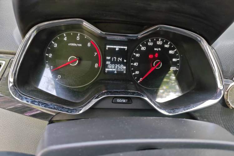 Used Baojun 310 2016 1.2L Manual Luxury Model Odometer Close Up