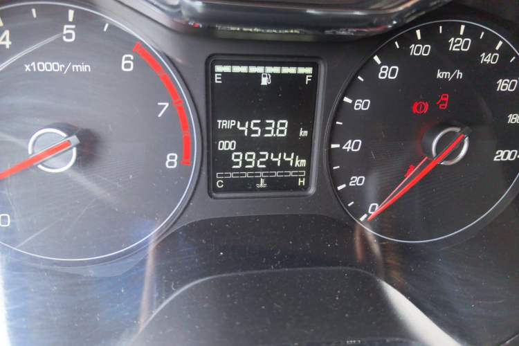 Used Baojun 310 2016 1.2L Manual Luxury Model Odometer Close Up