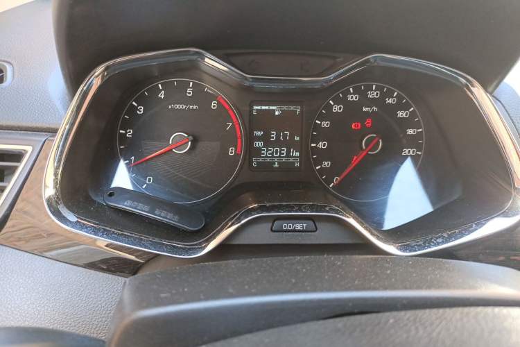 Used Baojun 310 2016 1.2L Manual Luxury Model Odometer Close Up