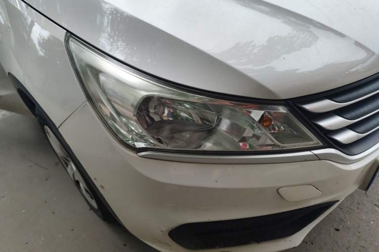 Used Baojun 310 2016 1.2L manual Comfort trim level Right Front Headlight