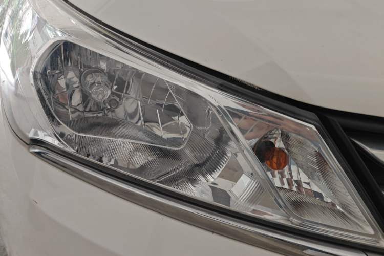 Used Baojun 310 2016 1.2L Manual Luxury Model Right Front Headlight