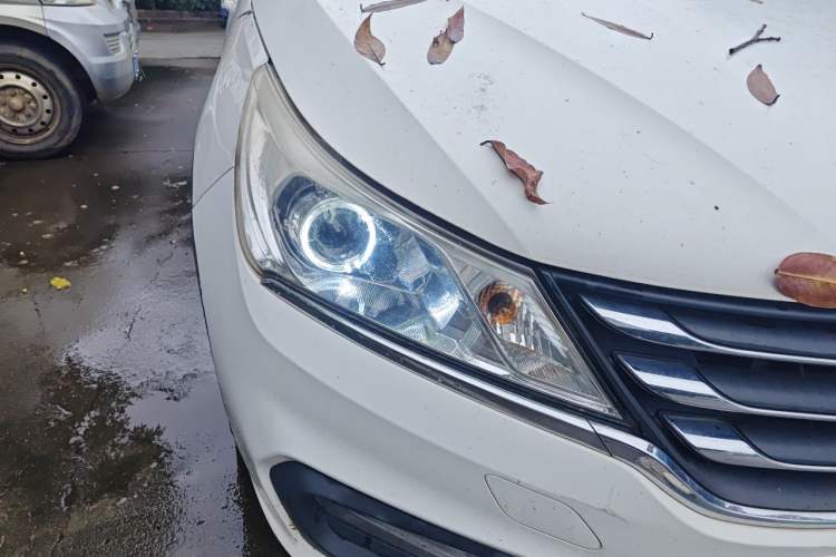 Used Baojun 310 2016 1.2L Manual Luxury Model Right Front Headlight