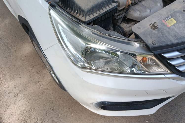 Used Baojun 310 2016 1.2L manual Comfort trim level Right Front Headlight