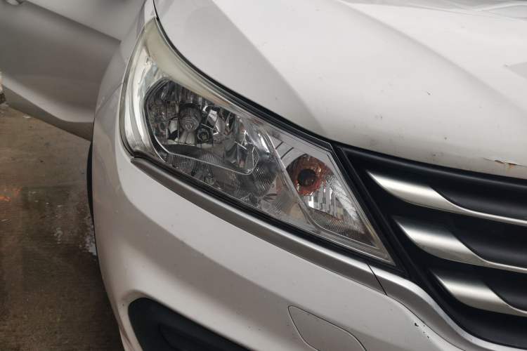 Used Baojun 310 2016 1.2L manual Comfort trim level Right Front Headlight