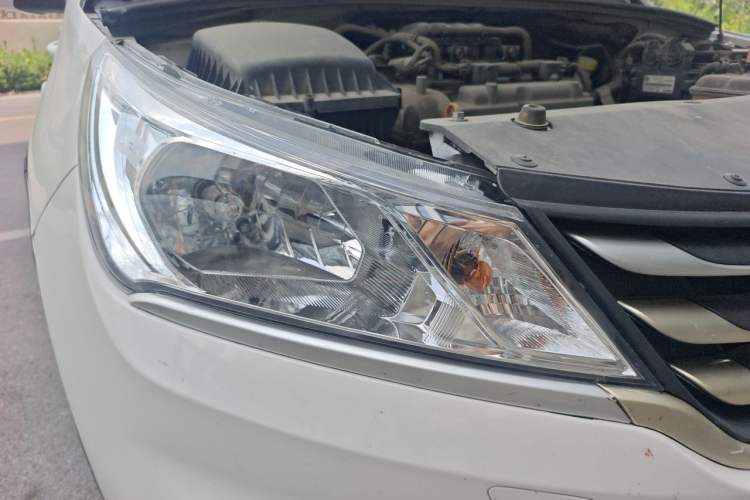 Used Baojun 310 2016 1.2L manual Comfort trim level Right Front Headlight