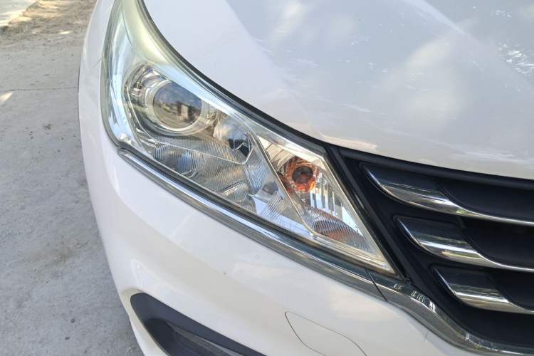 Used Baojun 310 2016 1.2L Manual Luxury Model Right Front Headlight