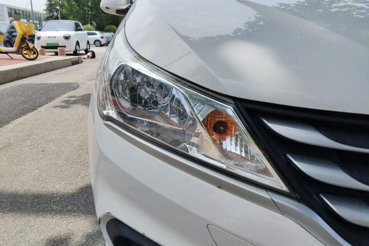 Used Baojun 310 2016 1.2L manual Comfort trim level Right Front Headlight