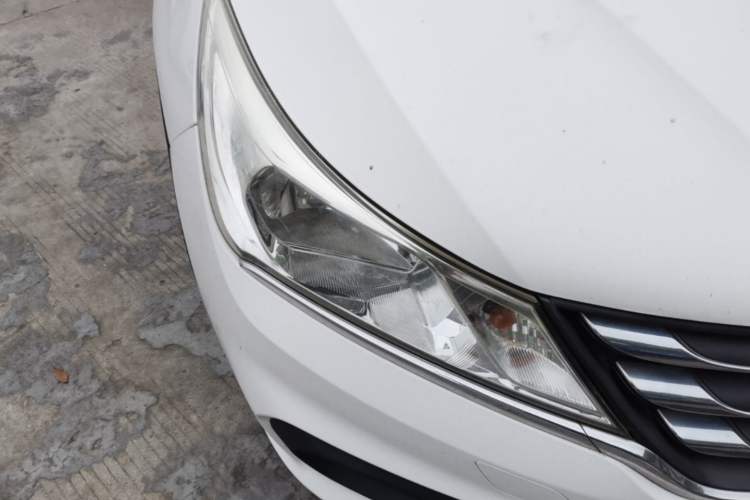 Used Baojun 310 2016 1.2L Manual Luxury Model Right Front Headlight