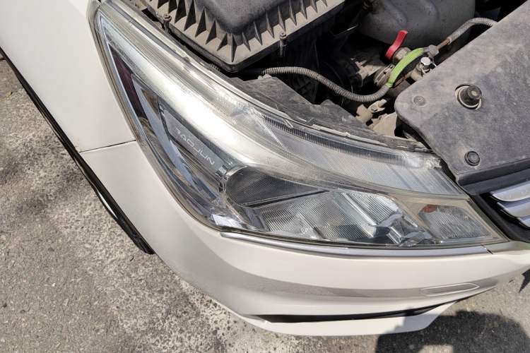 Used Baojun 310 2016 1.2L manual Comfort trim level Right Front Headlight