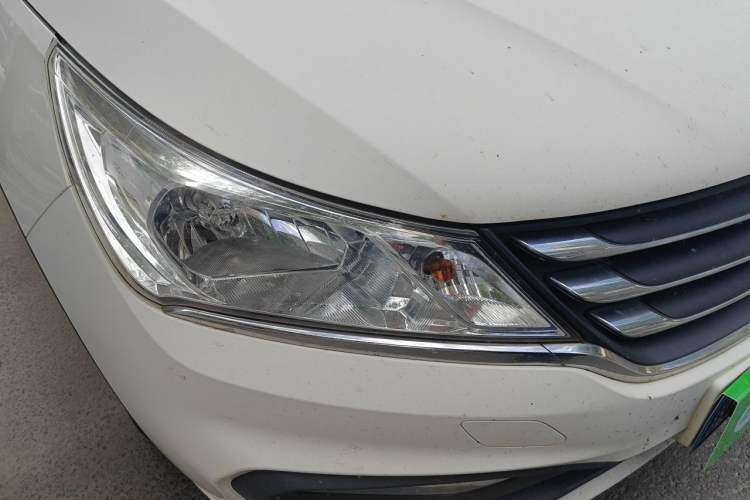 Used Baojun 310 2016 1.2L Manual Luxury Model Right Front Headlight
