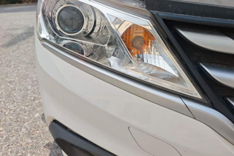 Used Baojun 310 2016 1.2L Manual Value Edition Right Front Headlight