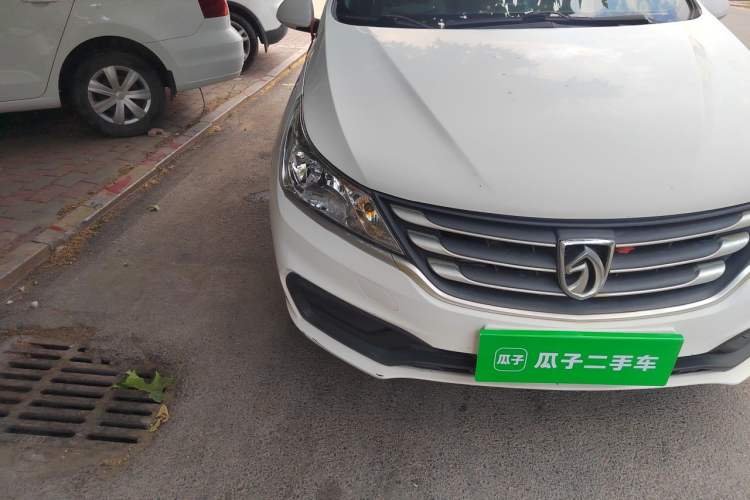 Used Baojun 310 2016 1.2L manual Comfort trim level Right Front Headlight