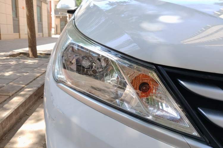 Used Baojun 310 2016 1.2L manual Comfort trim level Right Front Headlight