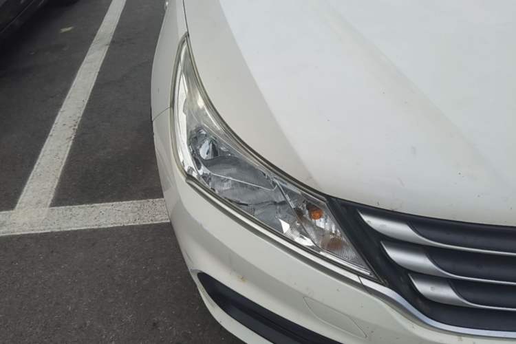 Used Baojun 310 2016 1.2L manual Comfort trim level Right Front Headlight