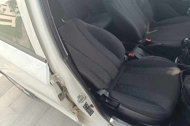 Used Baojun 310 2016 1.2L manual Comfort trim level Right Front Seat