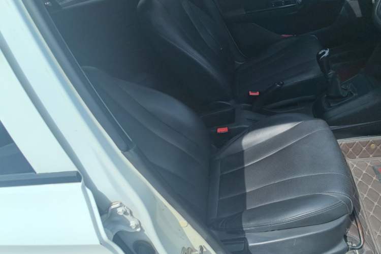Used Baojun 310 2016 1.2L manual Comfort trim level Right Front Seat