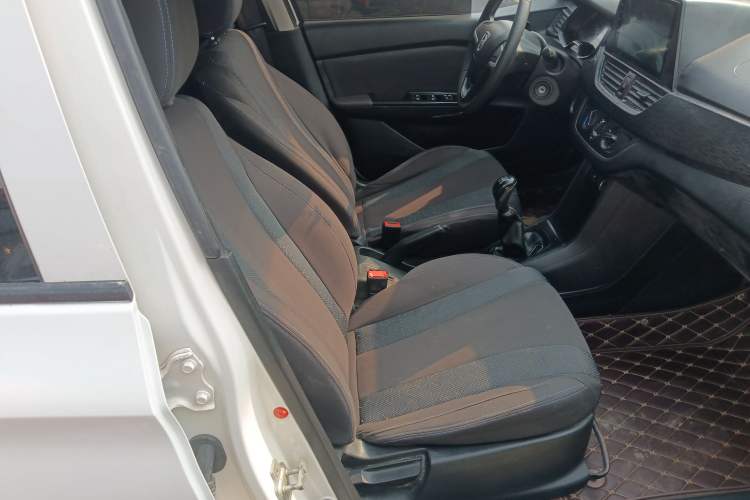Used Baojun 310 2016 1.2L manual Comfort trim level Right Front Seat