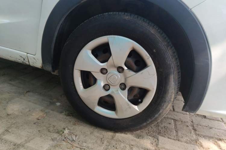 Used Baojun 310 2016 1.2L Manual Value Edition Right Front Wheel Hub