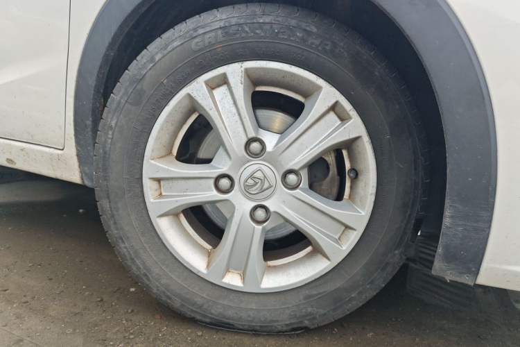 Used Baojun 310 2016 1.2L Manual Fashionable Edition Right Front Wheel Hub