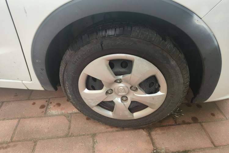 Used Baojun 310 2016 1.2L manual Comfort trim level Right Front Wheel Hub