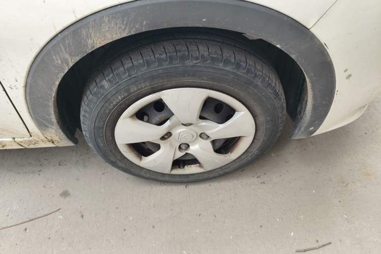 Used Baojun 310 2016 1.2L manual Comfort trim level Right Front Wheel Hub
