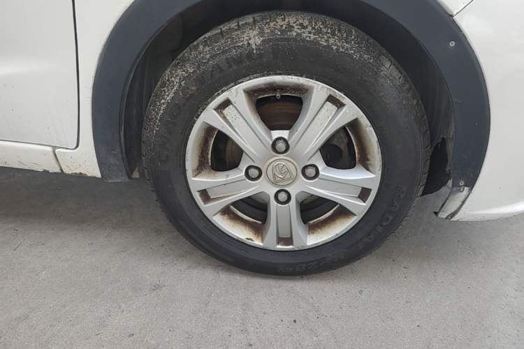 Used Baojun 310 2016 1.2L Manual Luxury Model Right Front Wheel Hub