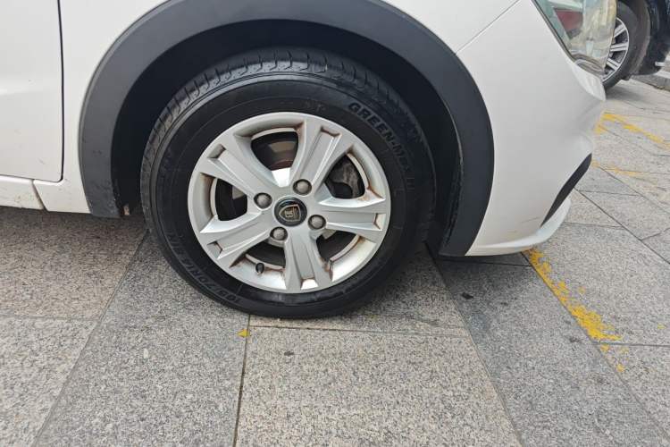 Used Baojun 310 2016 1.2L Manual Luxury Model Right Front Wheel Hub