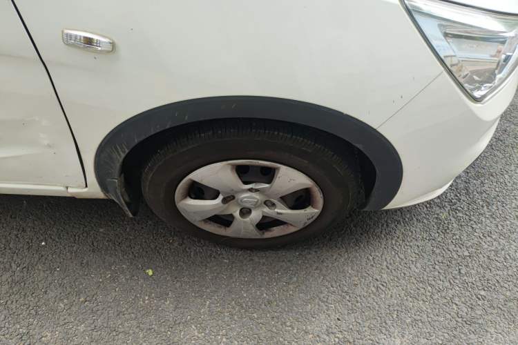 Used Baojun 310 2016 1.2L Manual Value Edition Right Front Wheel Hub