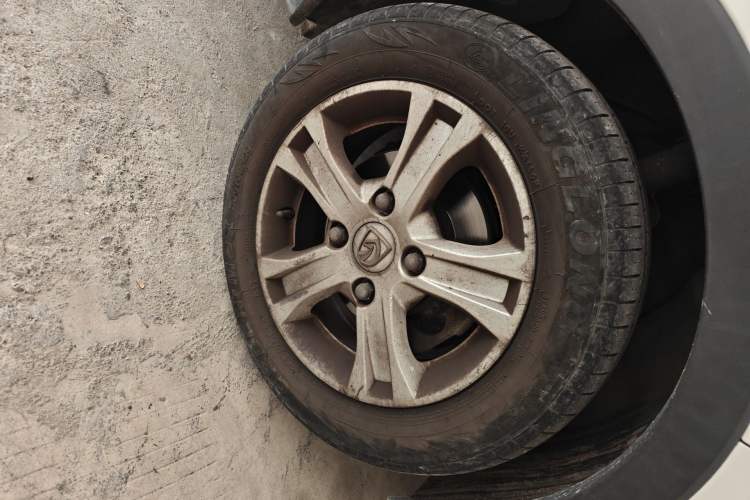 Used Baojun 310 2016 1.2L Manual Luxury Model Right Front Wheel Hub