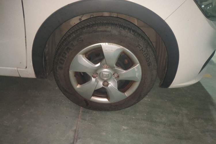 Used Baojun 310 2016 1.2L manual Comfort trim level Right Front Wheel Hub