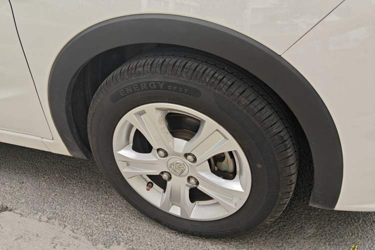 Used Baojun 310 2016 1.2L Manual Fashionable Edition Right Front Wheel Hub