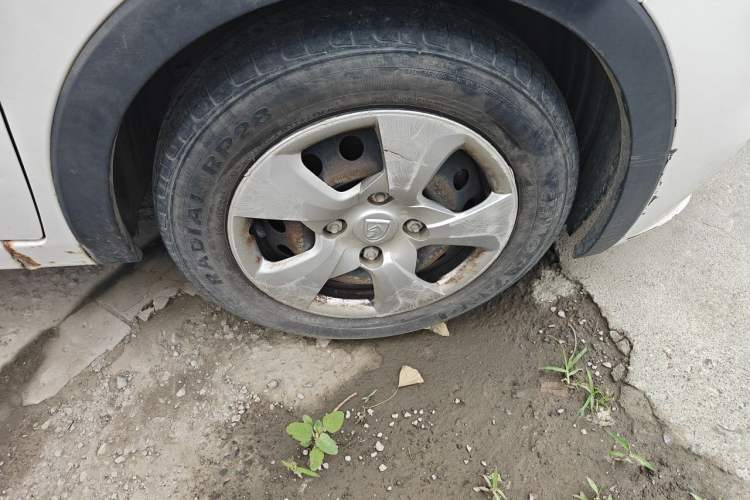 Used Baojun 310 2016 1.2L Manual Value Edition Right Front Wheel Hub