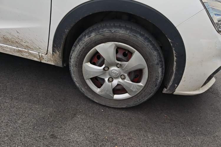 Used Baojun 310 2016 1.2L manual Comfort trim level Right Front Wheel Hub