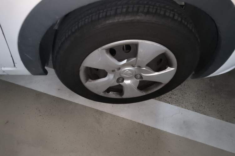 Used Baojun 310 2016 1.2L manual Comfort trim level Right Front Wheel Hub