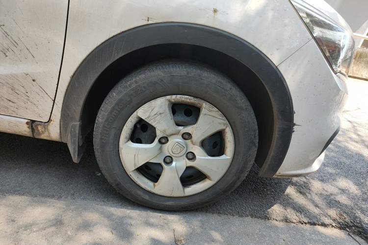Used Baojun 310 2016 1.2L manual Comfort trim level Right Front Wheel Hub