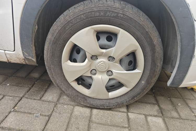 Used Baojun 310 2016 1.2L manual Comfort trim level Right Front Wheel Hub