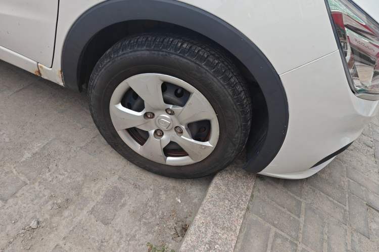 Used Baojun 310 2016 1.2L Manual Value Edition Right Front Wheel Hub