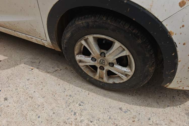 Used Baojun 310 2016 1.2L Manual Luxury Model Right Front Wheel Hub