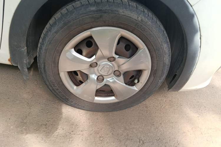 Used Baojun 310 2016 1.2L manual Comfort trim level Right Front Wheel Hub